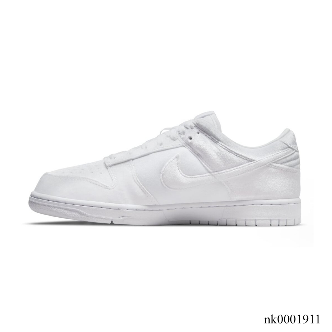 Dunk Low Dover Street Market Triple White Velvet Shoes Sneakers - nk0001911 - Image 2