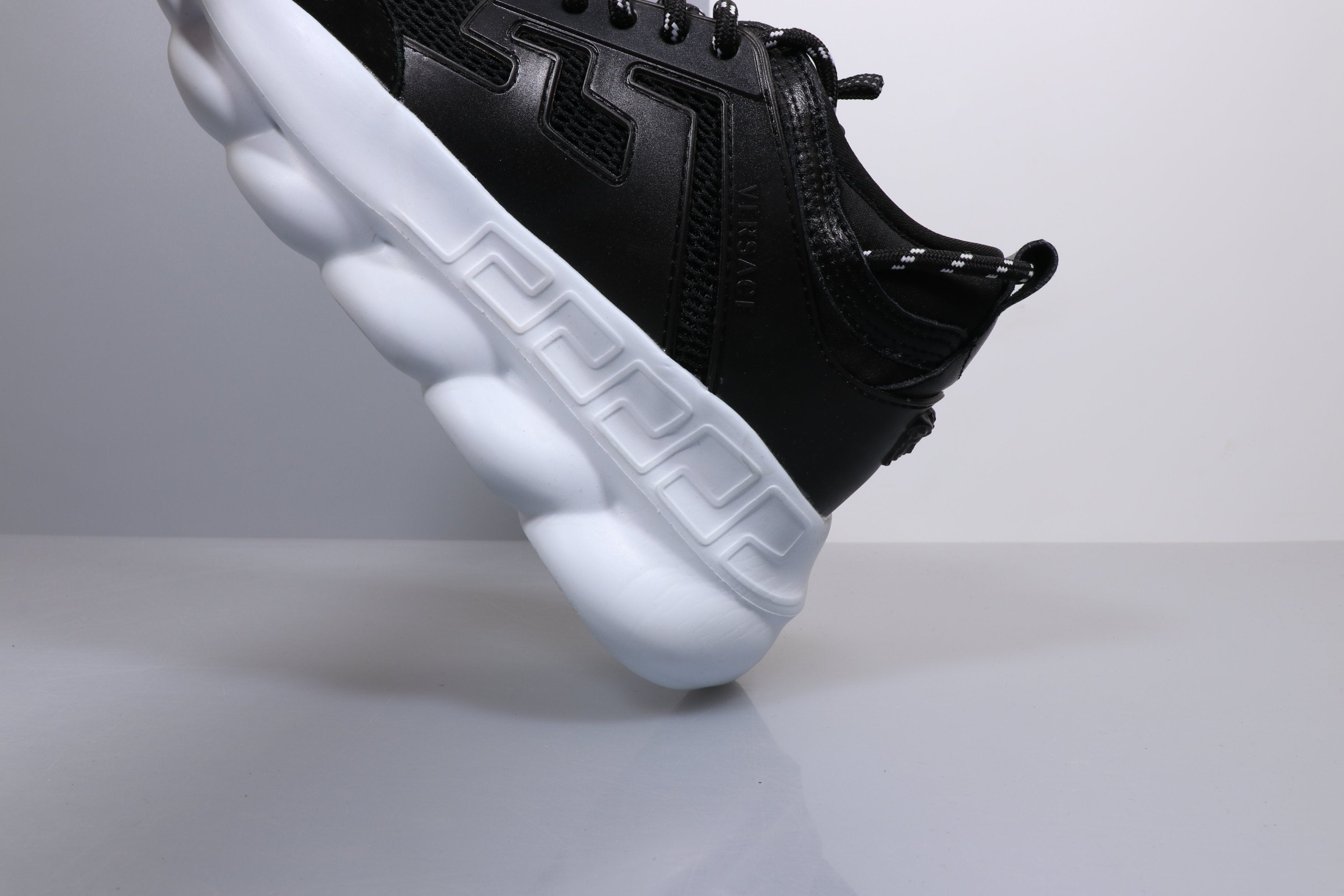 Chain Reaction Shoes Sneakers - ve0000083 - Image 5