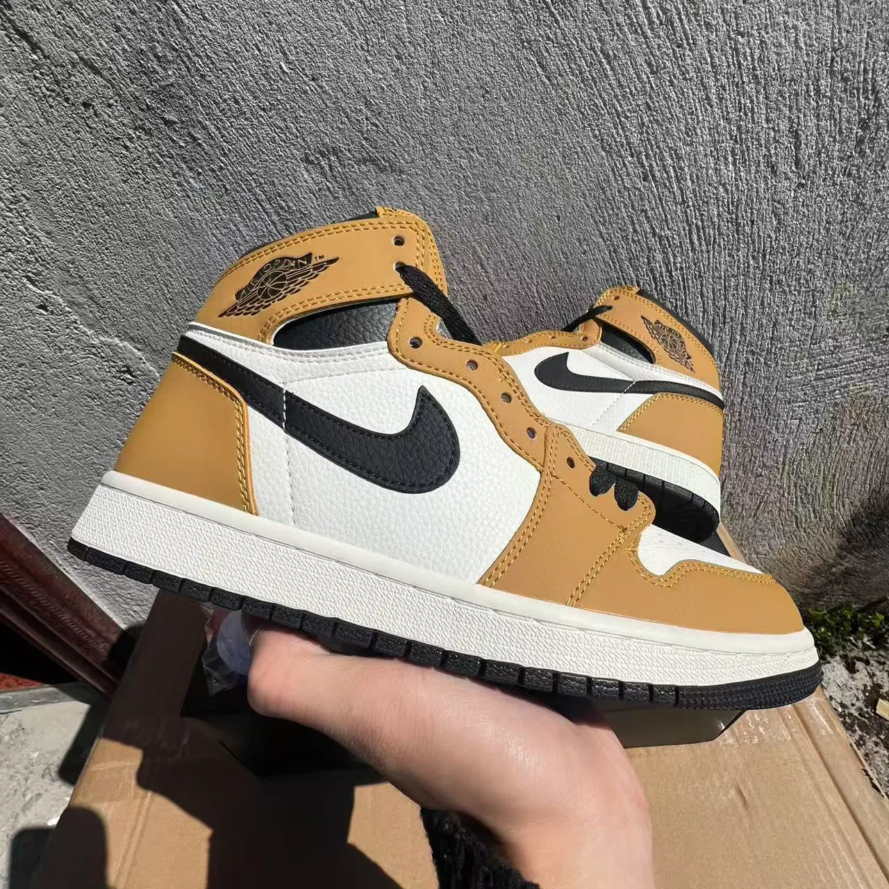 AJ 1 Retro High OG 'Rookie of the Year' Shoes Sneakers – nk0005360 - Image 3