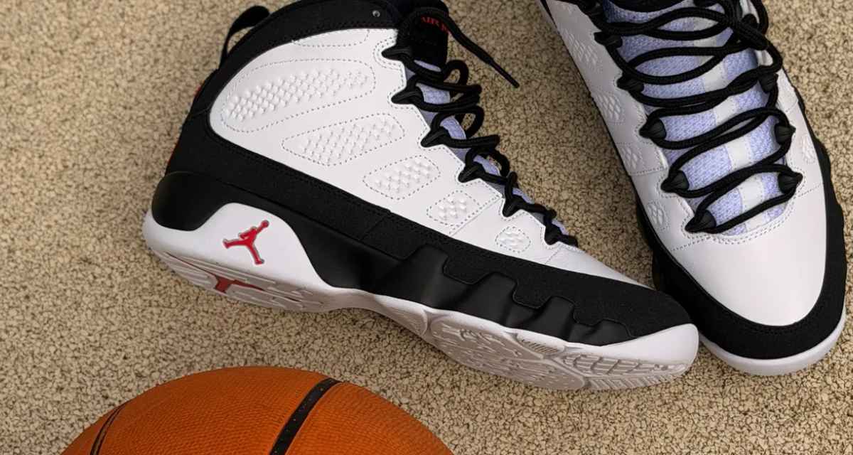 Air Jordan 9 "Space Jam"