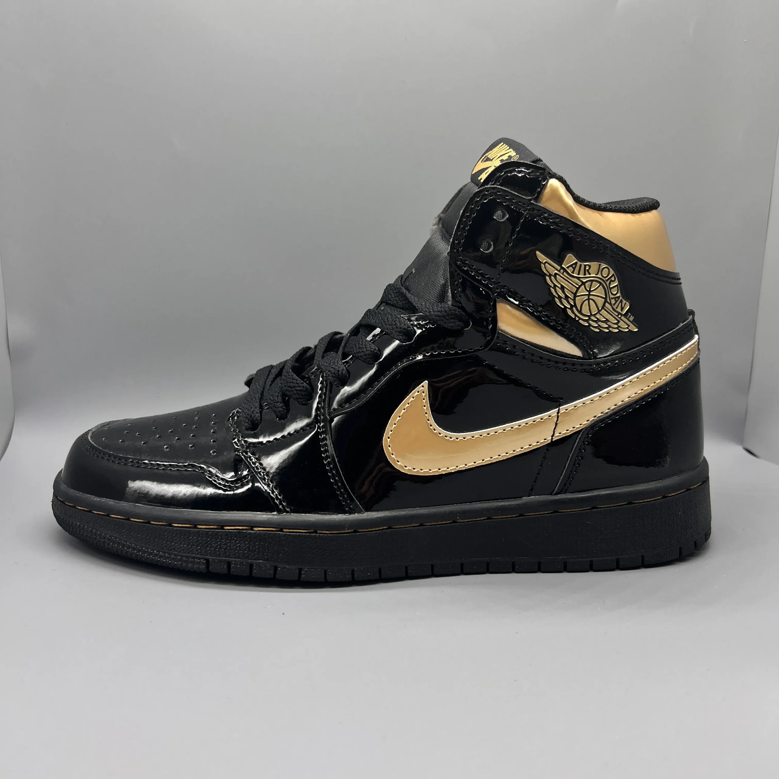 AJ 1 Retro High OG "Black Metallic Gold" Shoes Sneakers – nk0005530 - Image 4